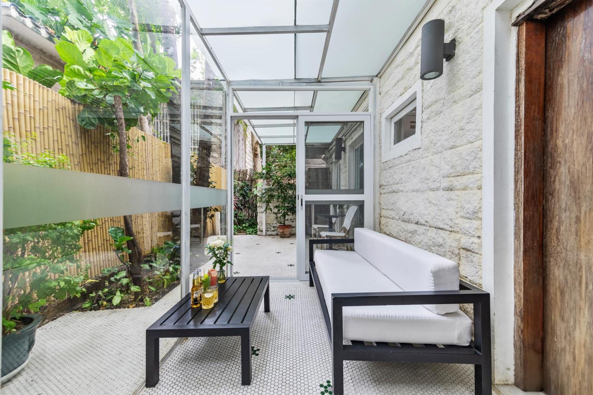 Shenzhen No'6 Garden Villa --French Window With Garden View,Close To Sea World &Shekou Ferry Port &K11 Ecoast &Subway Nearby ,Offer Western Food And Coffee &English Speaking With Tour Services المظهر الخارجي الصورة