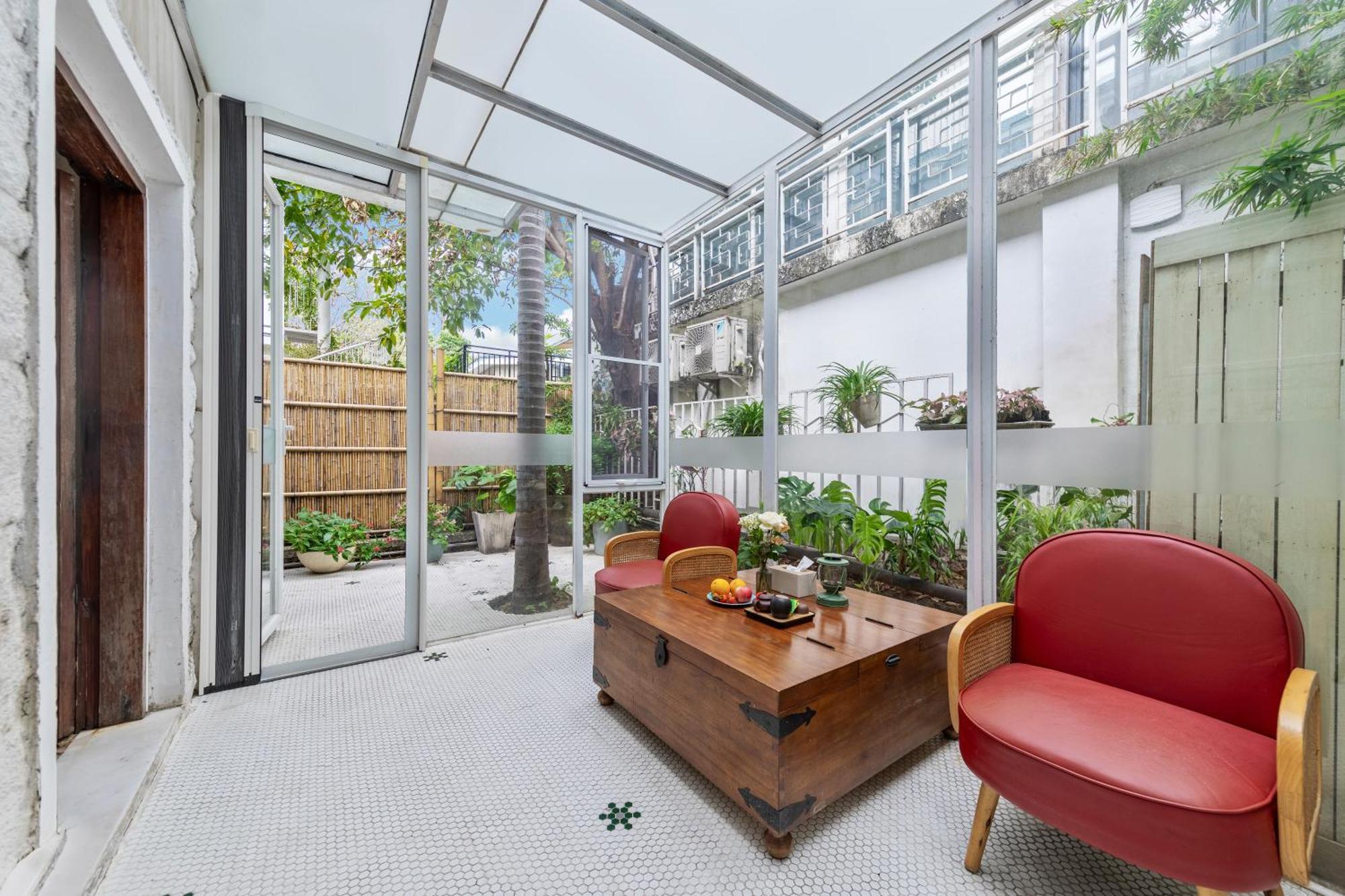 Shenzhen No'6 Garden Villa --French Window With Garden View,Close To Sea World &Shekou Ferry Port &K11 Ecoast &Subway Nearby ,Offer Western Food And Coffee &English Speaking With Tour Services المظهر الخارجي الصورة