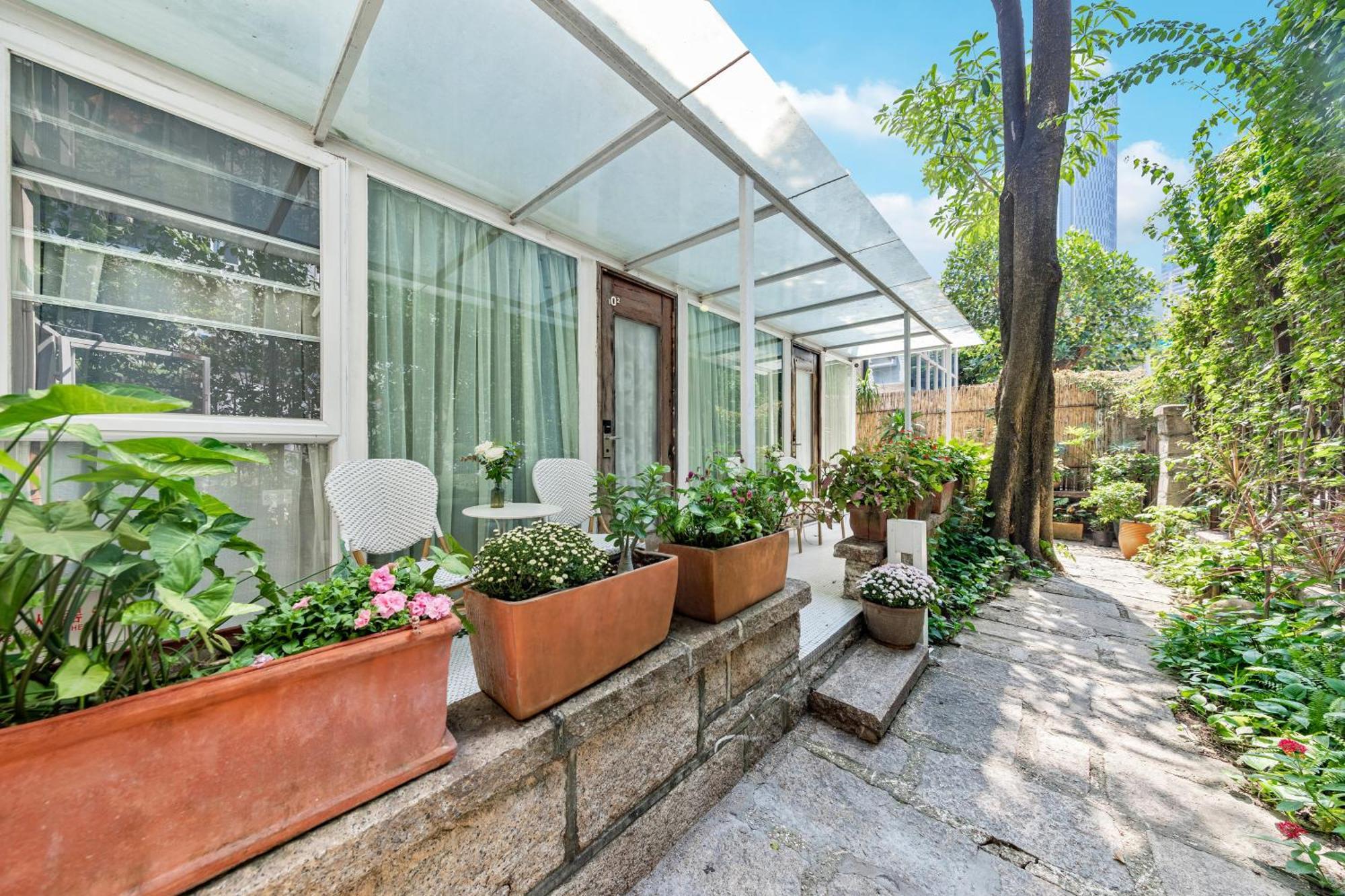 Shenzhen No'6 Garden Villa --French Window With Garden View,Close To Sea World &Shekou Ferry Port &K11 Ecoast &Subway Nearby ,Offer Western Food And Coffee &English Speaking With Tour Services المظهر الخارجي الصورة